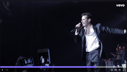 marc anthony with crowd